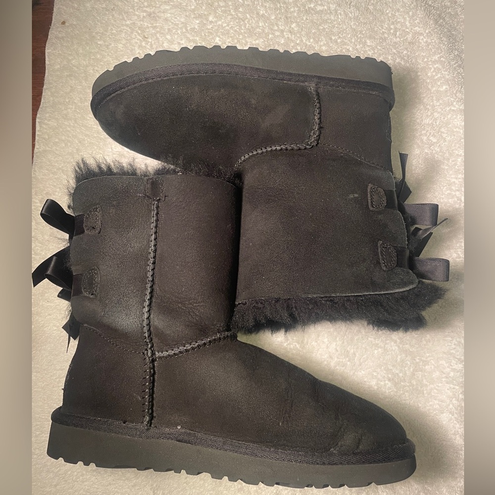 UGG Australia Bailey Bow Black Leather Suede Sheepskin Boot, US women’s size 4